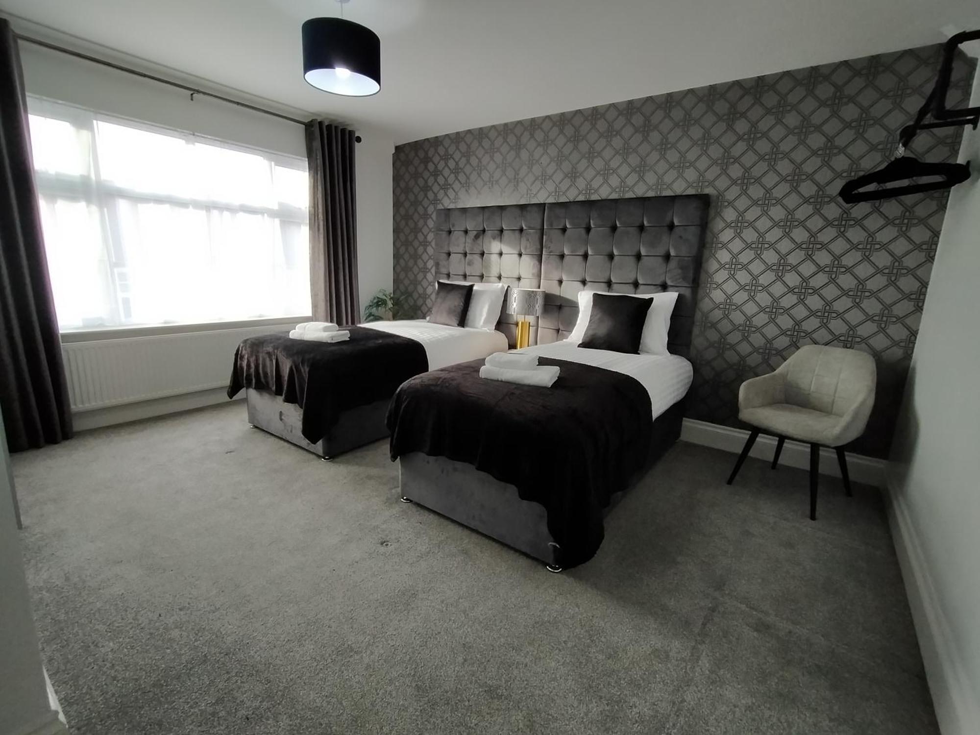 크루 Sirius House - Sleeps 7, Driveway, Garden 빌라 외부 사진