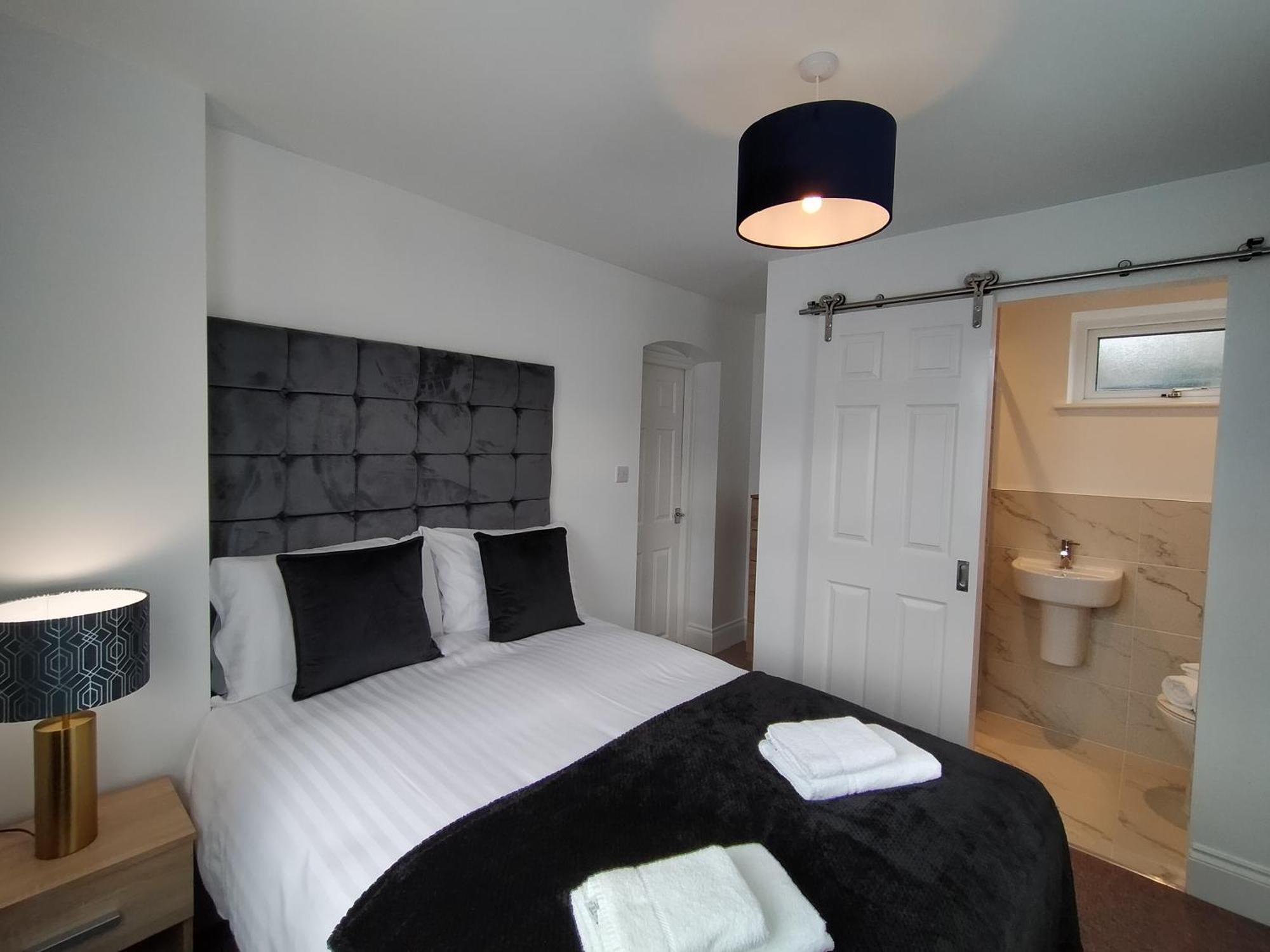 크루 Sirius House - Sleeps 7, Driveway, Garden 빌라 외부 사진