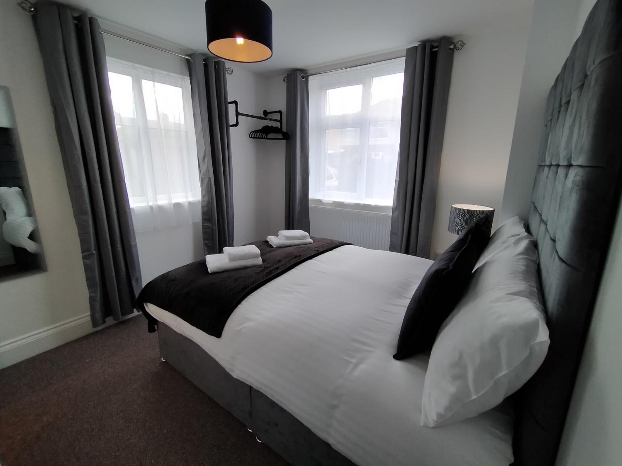 크루 Sirius House - Sleeps 7, Driveway, Garden 빌라 외부 사진