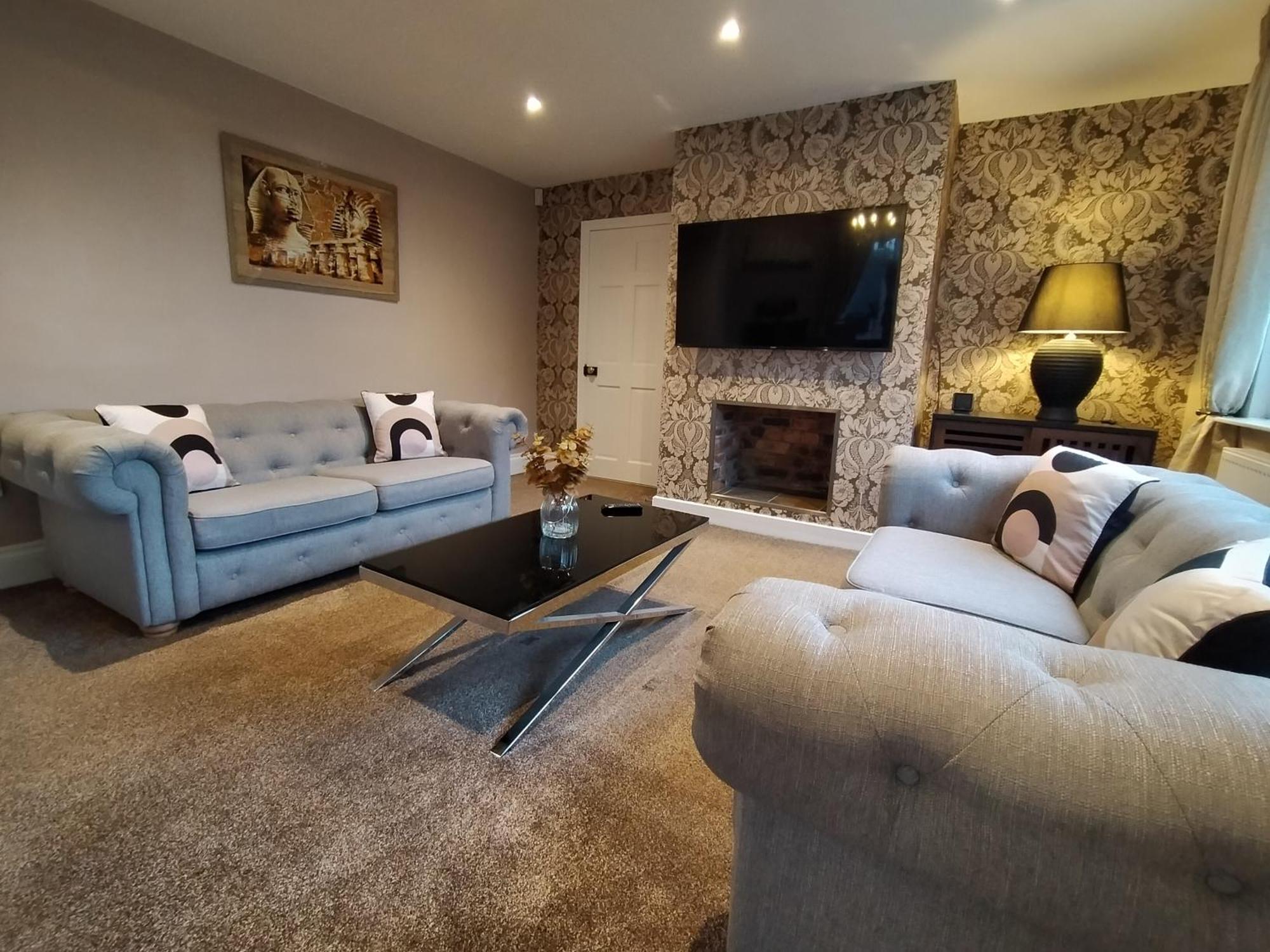 크루 Sirius House - Sleeps 7, Driveway, Garden 빌라 외부 사진