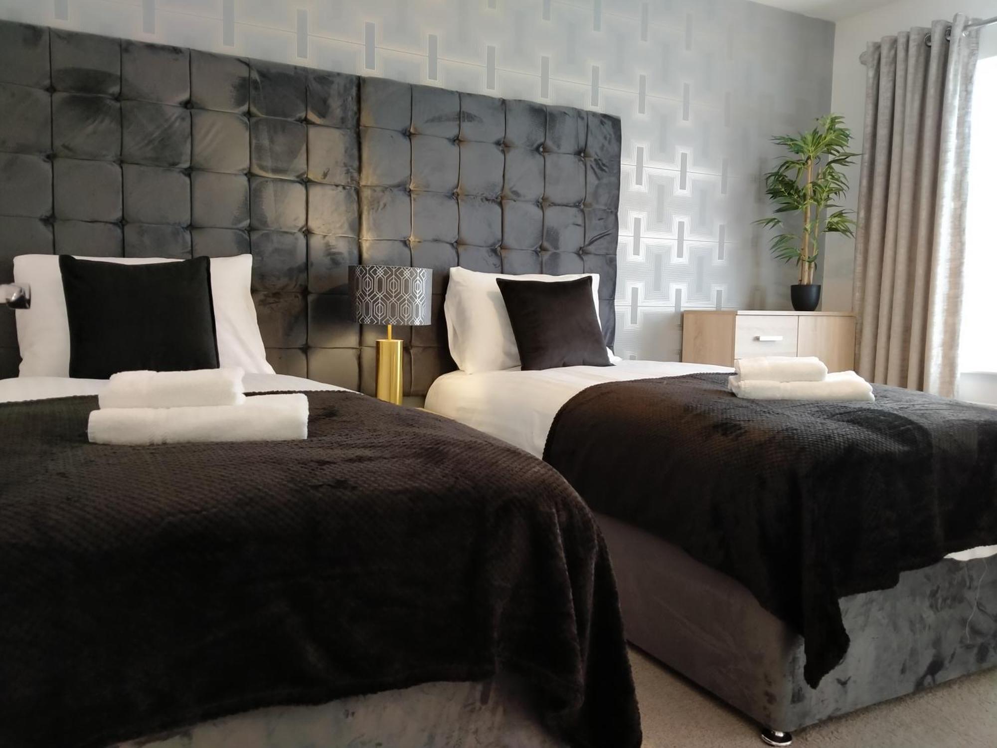 크루 Sirius House - Sleeps 7, Driveway, Garden 빌라 외부 사진