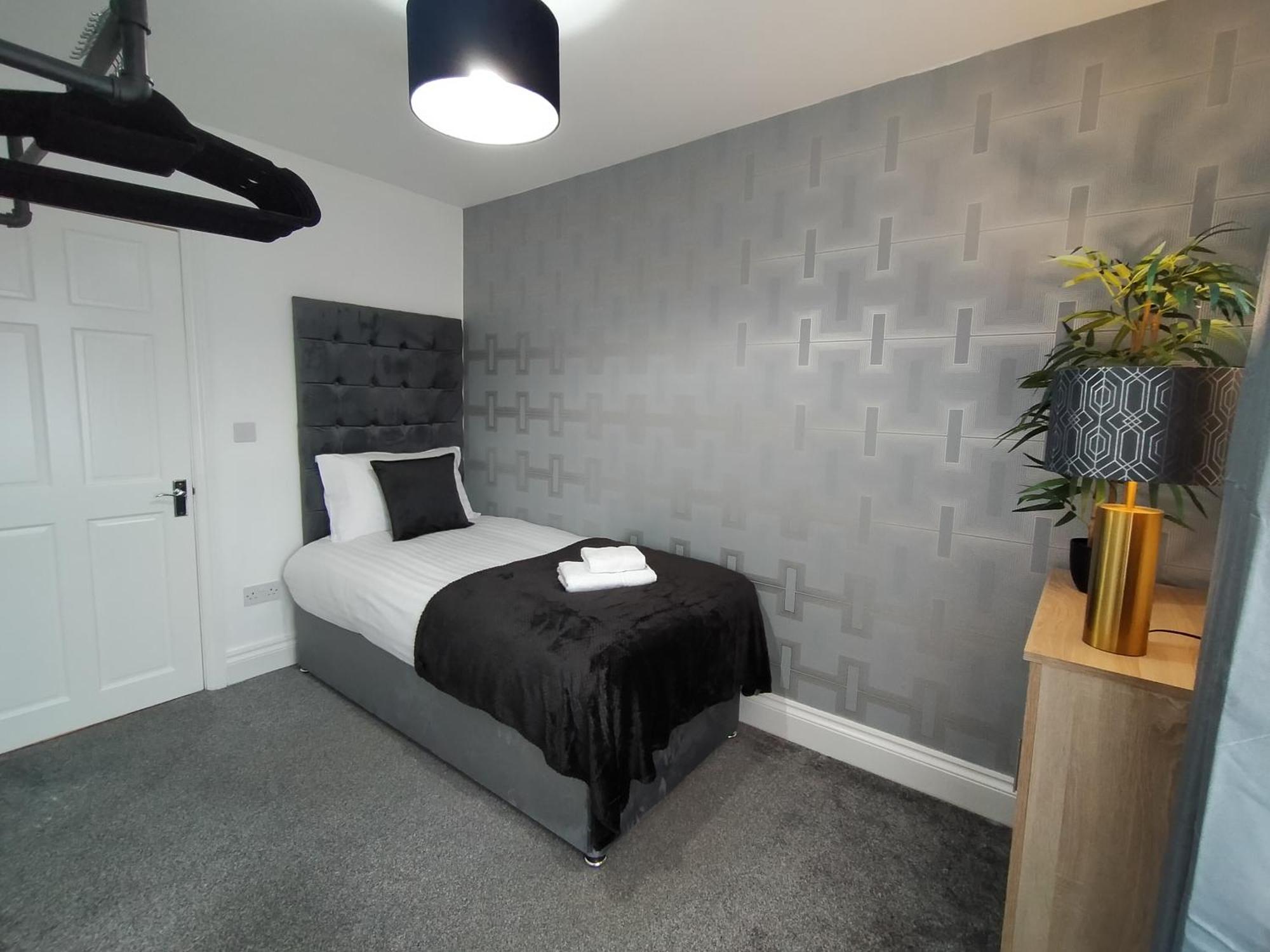 크루 Sirius House - Sleeps 7, Driveway, Garden 빌라 외부 사진